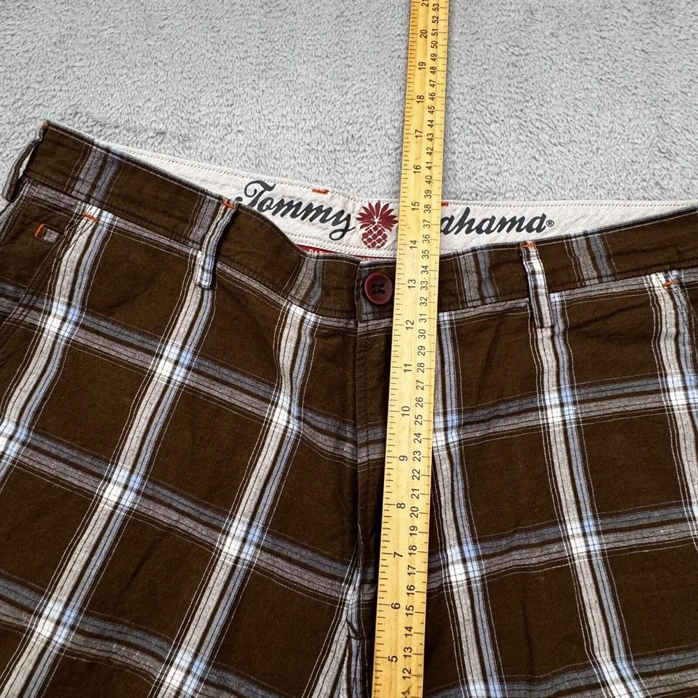 Tommy‎ Bahama Shorts Men's Size 38 (36in. x 10in. Actual Size) Brown Plaid